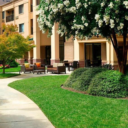 Courtyard By Marriott Atlanta Alpharetta Hotel Buitenkant foto