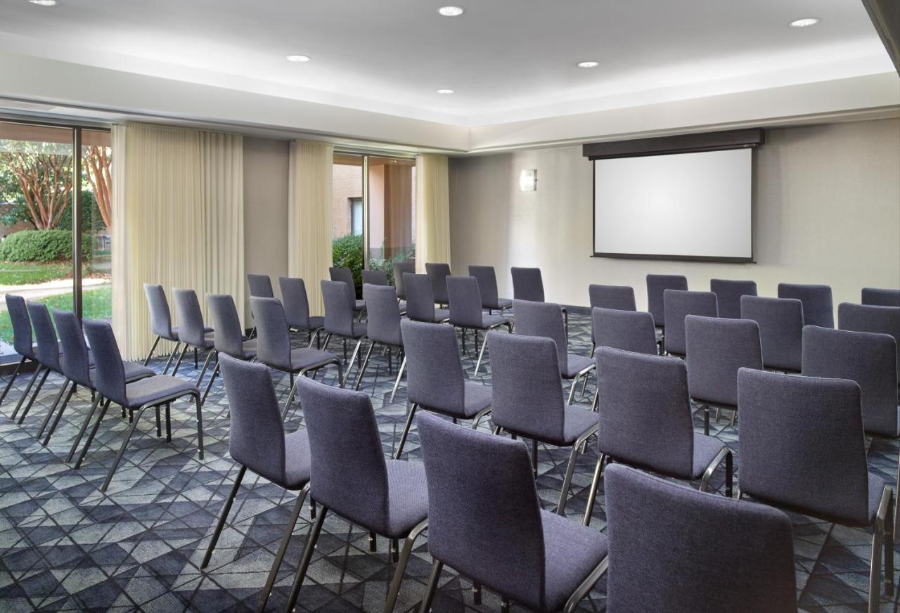 Courtyard By Marriott Atlanta Alpharetta Hotel Buitenkant foto