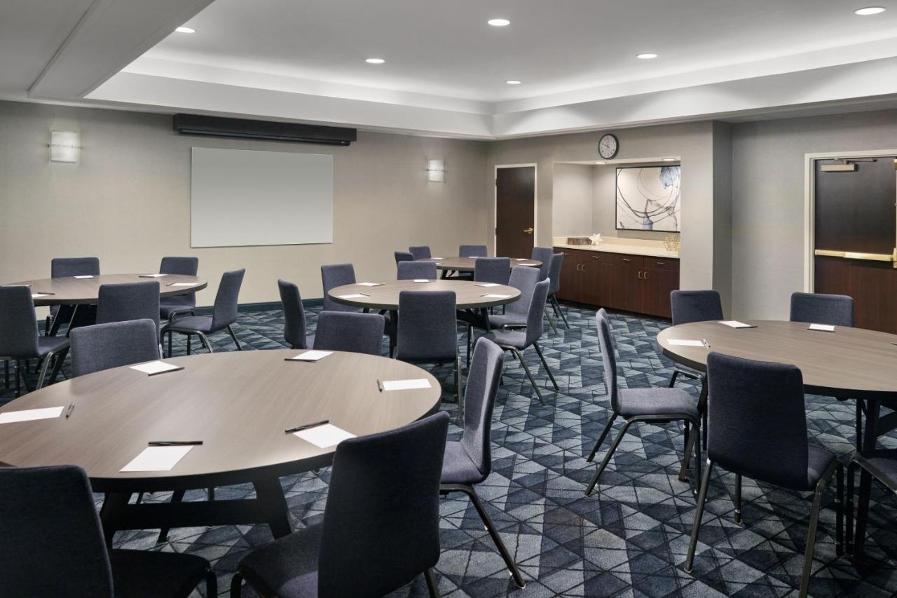 Courtyard By Marriott Atlanta Alpharetta Hotel Buitenkant foto