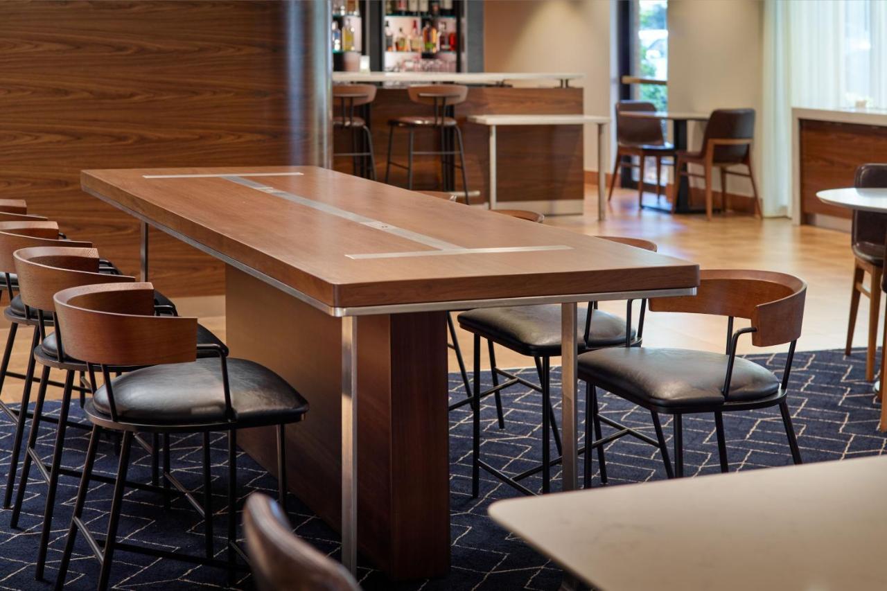 Courtyard By Marriott Atlanta Alpharetta Hotel Buitenkant foto