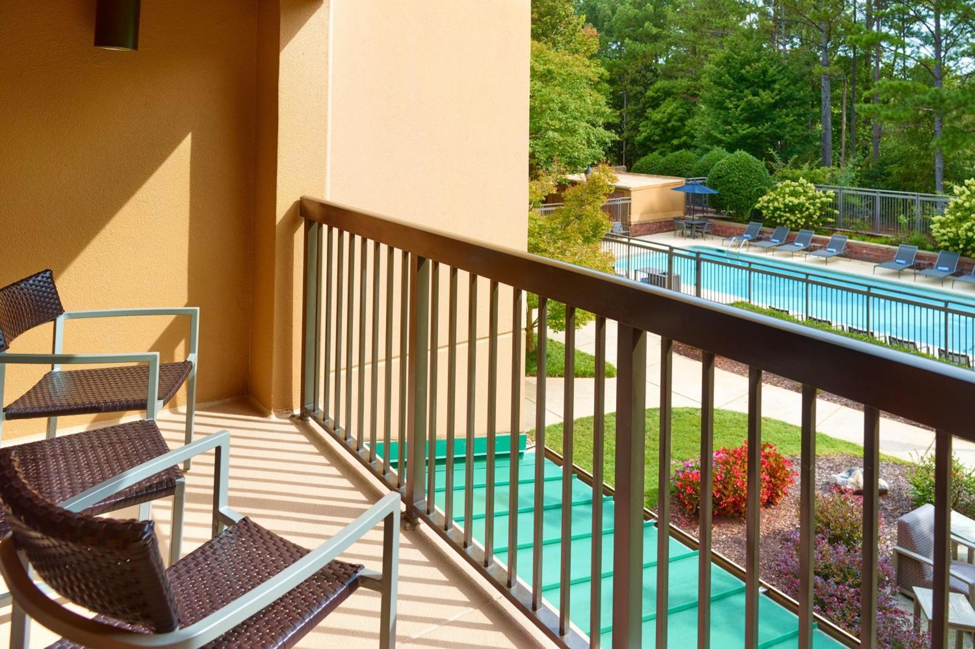 Courtyard By Marriott Atlanta Alpharetta Hotel Buitenkant foto