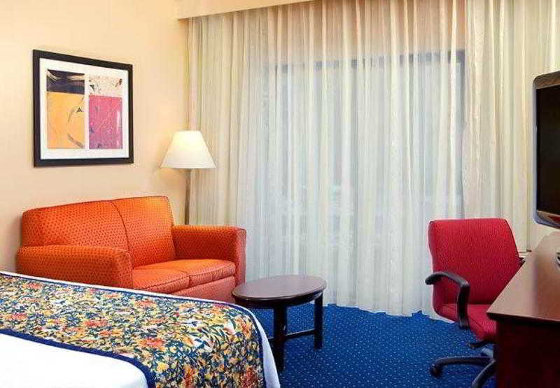Courtyard By Marriott Atlanta Alpharetta Hotel Buitenkant foto