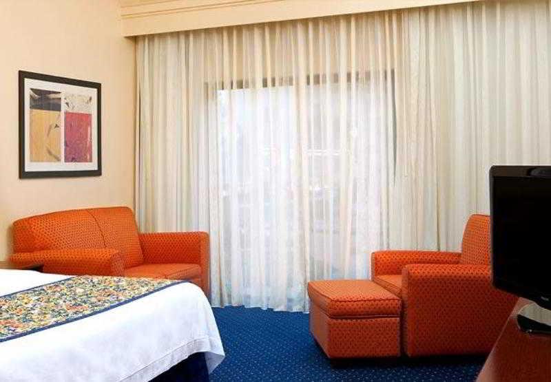 Courtyard By Marriott Atlanta Alpharetta Hotel Buitenkant foto