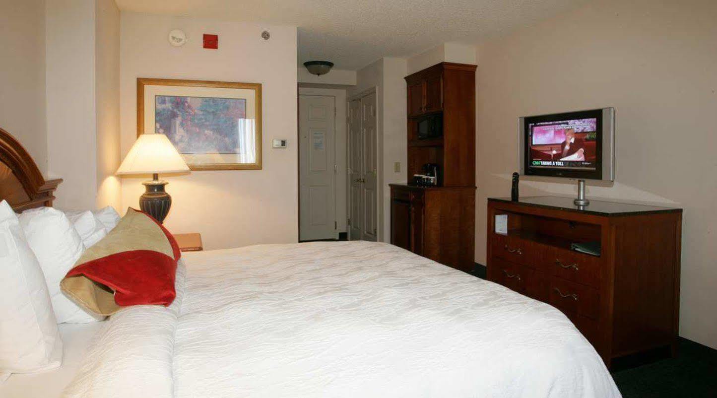 Courtyard By Marriott Atlanta Alpharetta Hotel Buitenkant foto